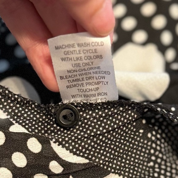 Sunny Leigh XL Button Down Black & White Polka Dot Blouse with Bow Detail - Picture 7 of 7